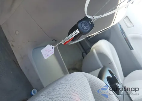 2014 Toyota Sienna Le V6 8 Passenger z USA, uszkodzony, nr VIN 5TDKK3DC7ES444912